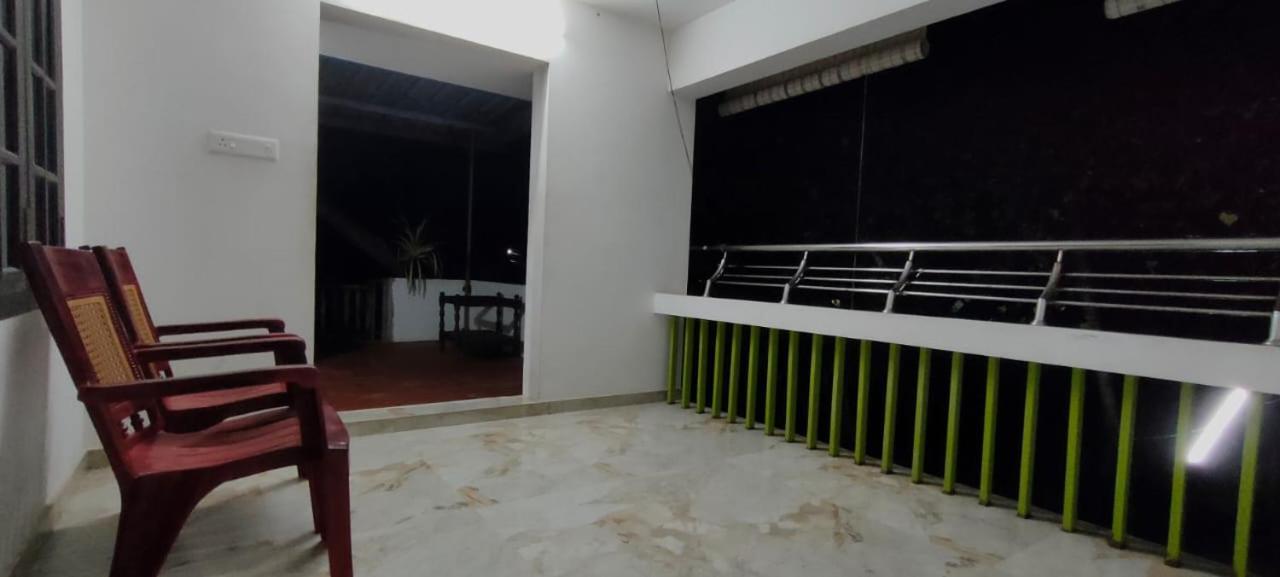 Marari Sibiya Beach Villa 马拉利库兰 外观 照片
