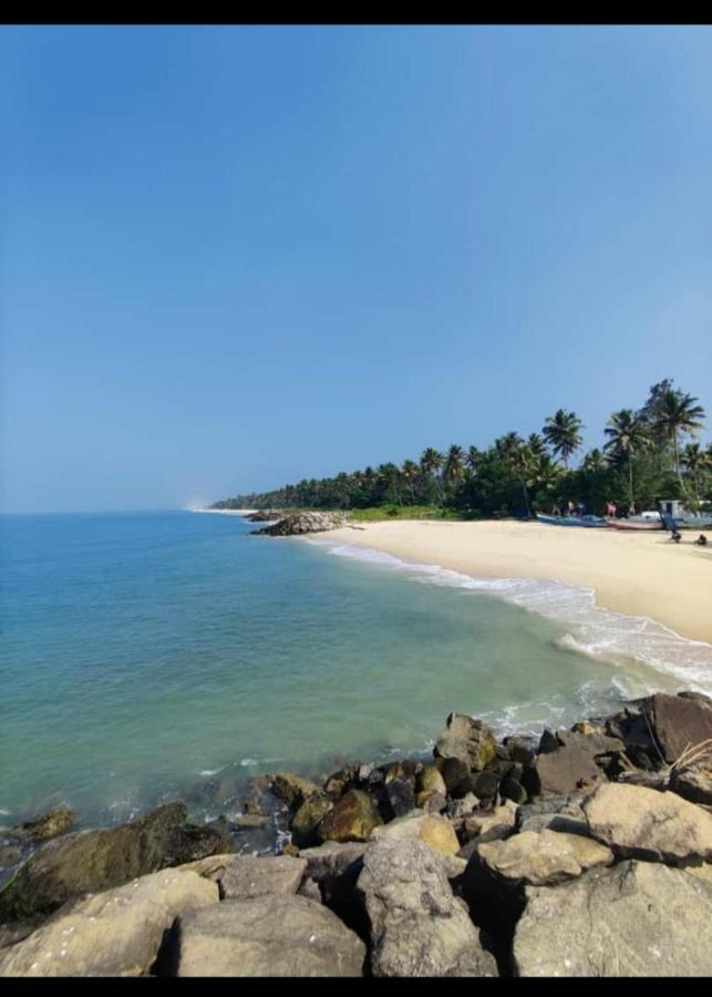 Marari Sibiya Beach Villa 马拉利库兰 外观 照片