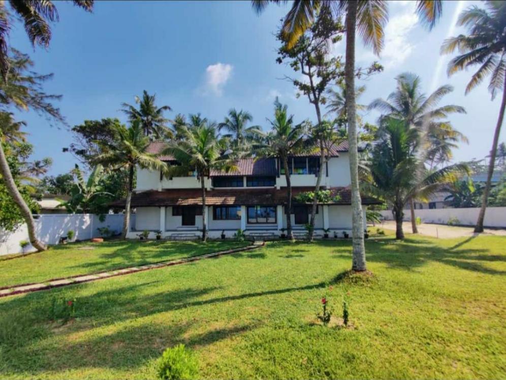 Marari Sibiya Beach Villa 马拉利库兰 外观 照片