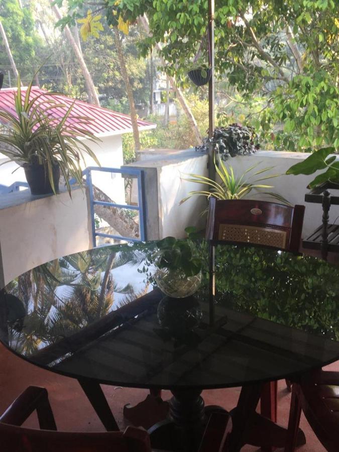 Marari Sibiya Beach Villa 马拉利库兰 外观 照片