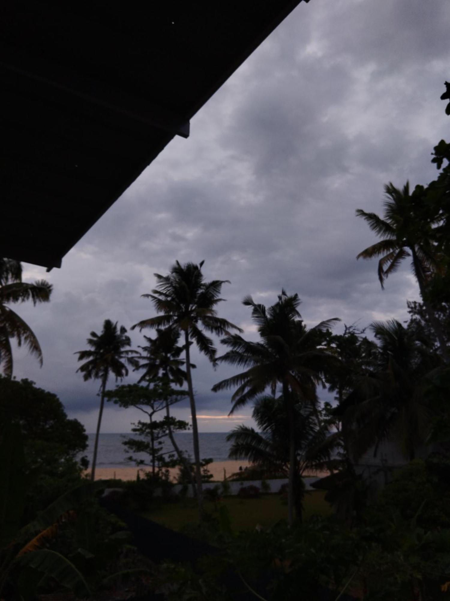 Marari Sibiya Beach Villa 马拉利库兰 外观 照片